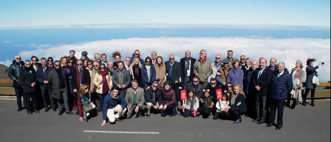 Algunos asistentes al acto de colocación de la placa y de conmemoración del 30º aniversario de la Ley del Cielo