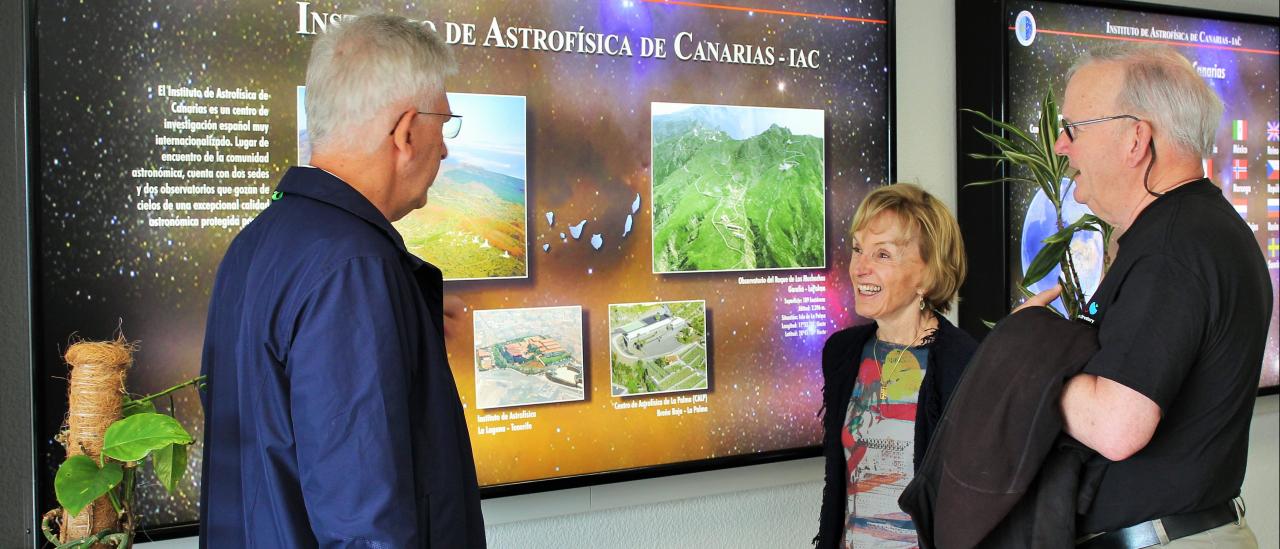 Wayne Rosing y Dorothy Largay durante su visita a la sede del IAC en La Laguna