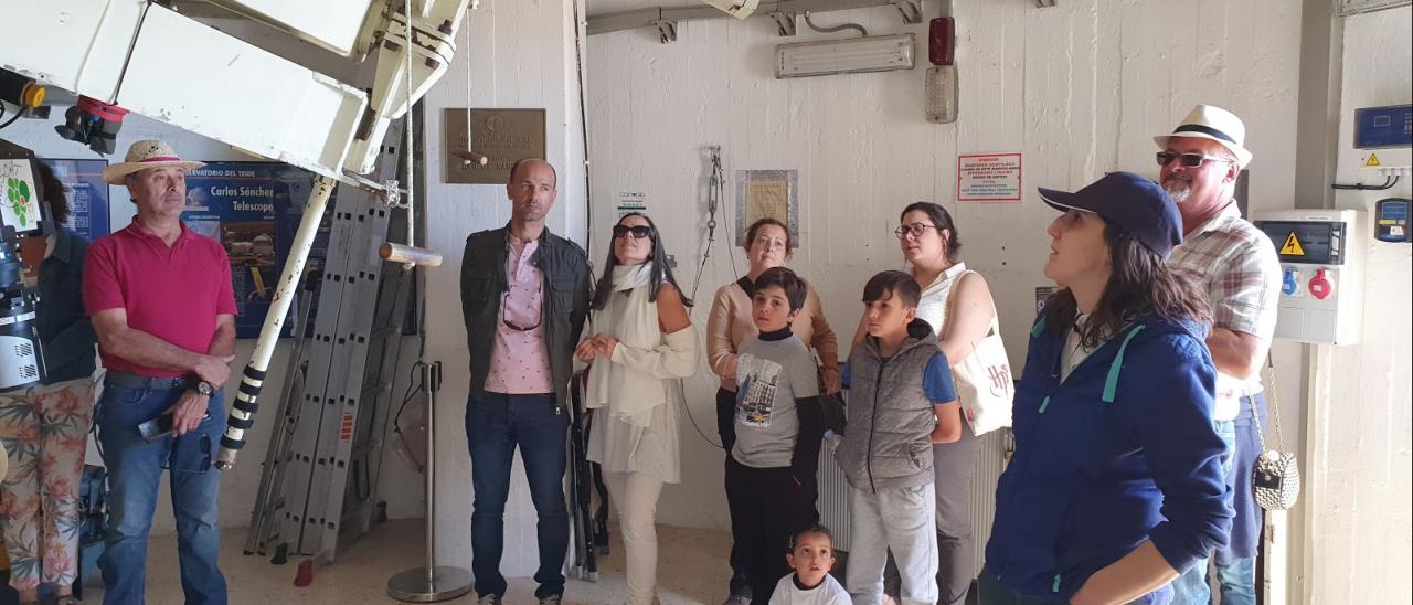 Olga Zamora (IAC) during the Open Days 2019 at the Teide Observatory. Credit: IAC. 