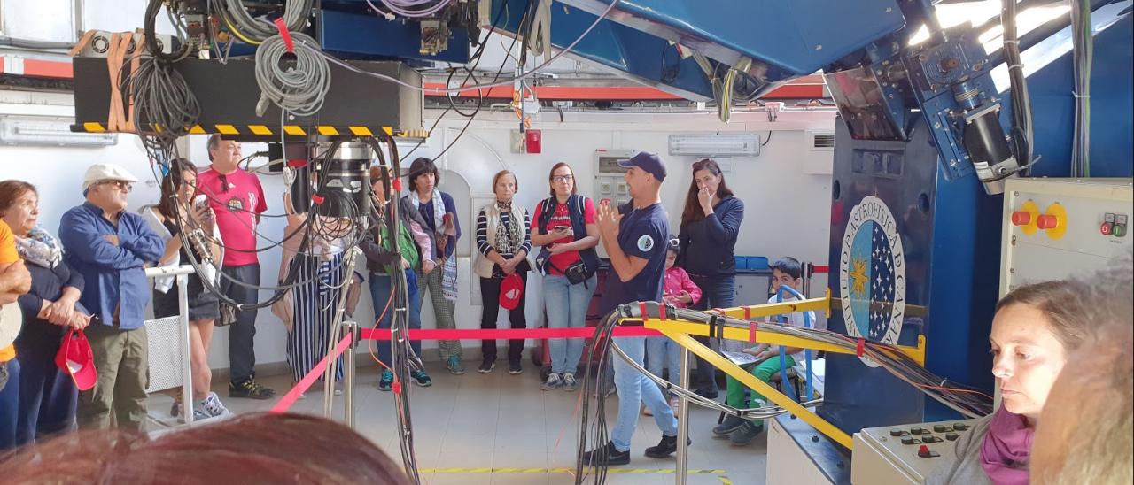 David López Fernández-Nespral (IAC) during the Open Days 2019 at the Teide Observatory. Credit: IAC. 