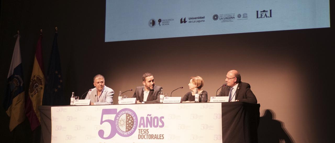 Inauguración del congreso "Impulsando la Astrofísica en España: 50 años de tesis doctorales en el IAC"