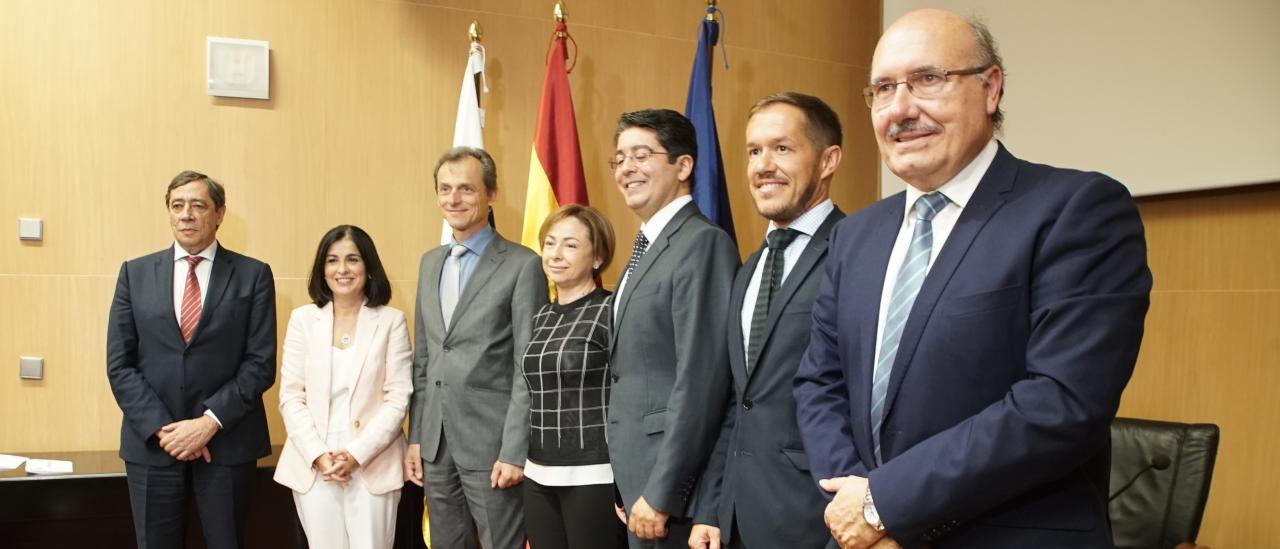 Asistentes al Consejo Rector tras la rueda de prensa