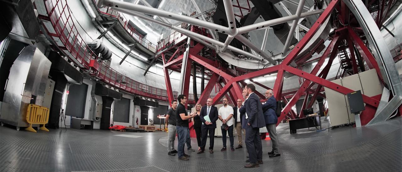 Representantes políticos de instituciones canarias visitan el Gran Telescopio Canarias (GTC) 