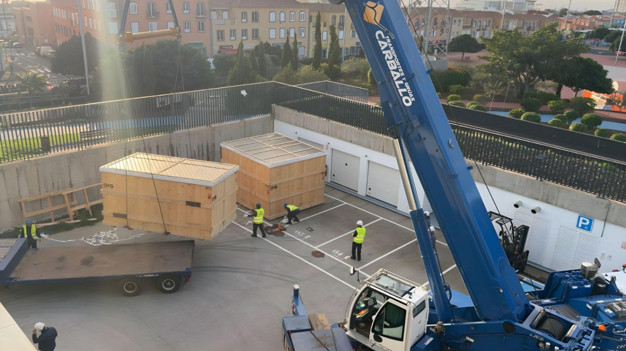 llegada de la estructura del telescopio SELF a IACTec