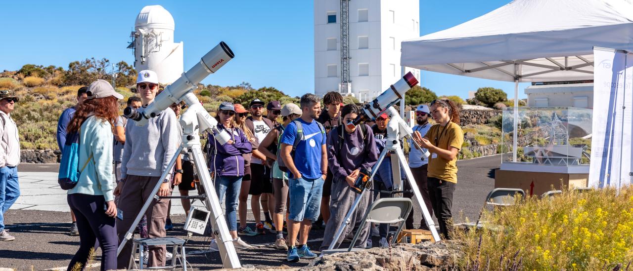 Observación Solar frente al telescopio GREGOR