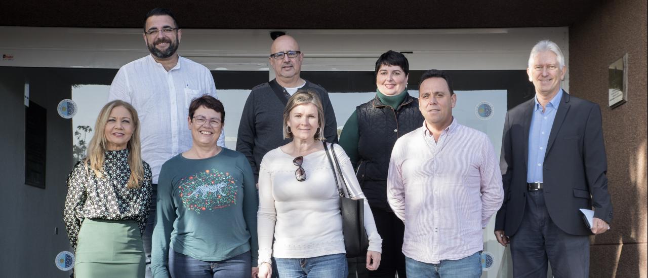 (From left to right) Antonia María Varela, Antonio López González, Ana Rosa Mena, Ricardo Chico Marrero, Candelaria de la Rosa González, Eladia Mª López Lutzardo, Julián Rodríguez Pérez and Campbell Warden. Credit: Inés Bonet (IAC)