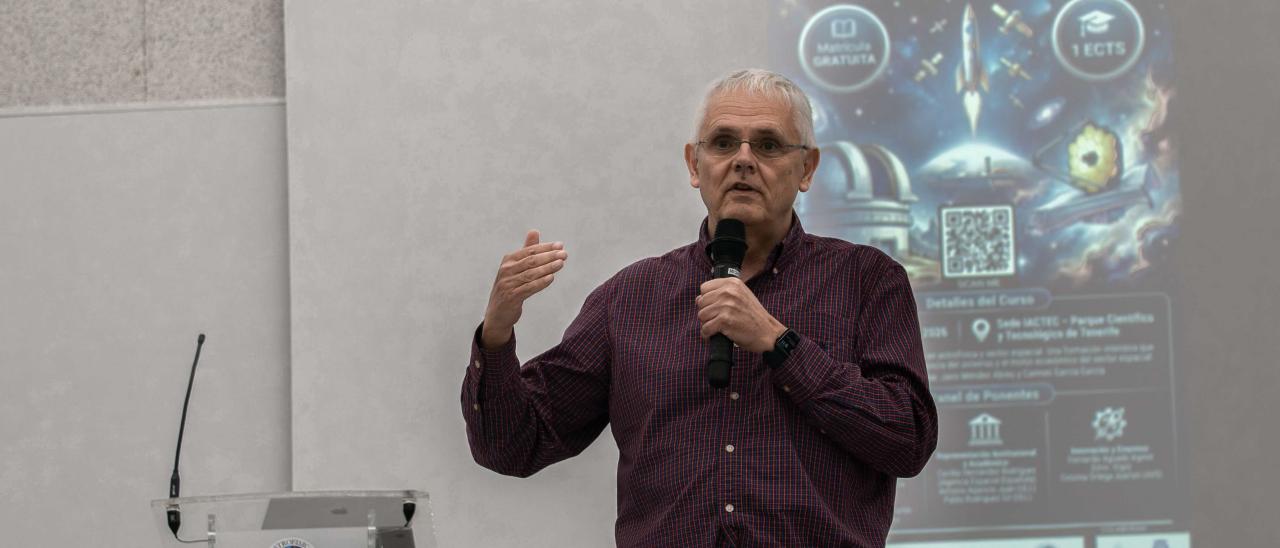 Valentín Martínez Pillet, Director of the IAC, speaks during the opening of the course on astrophysics and the space sector held at IACTEC.