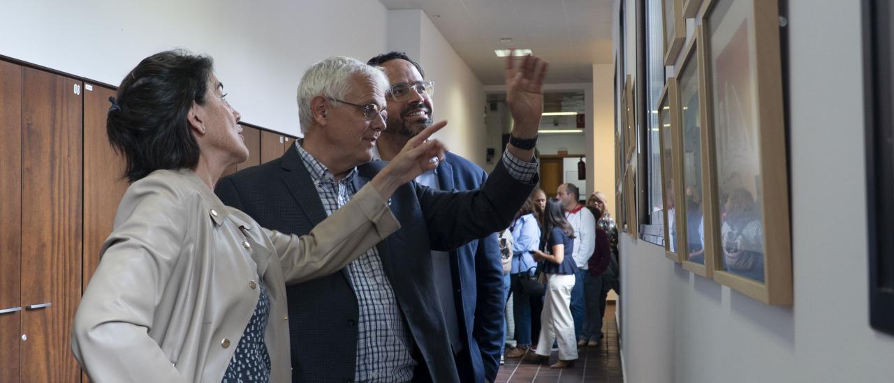 Casiana Muñoz-Tuñón, Valentín Martínez Pillet y Adal García Pueyo en la exposición “El Observatorio Observado” 