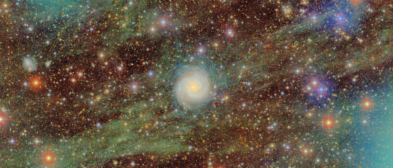Campo entero observado por el estudio de la Galaxia M74 / IAC
