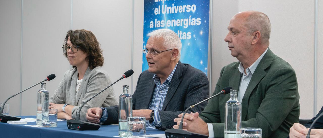 Roberta Zanin, responsable científica del CTAO; Valentín Martínez Pillet, director del IAC; y Juan Ramón Felipe San Antonio, vicepresidente del Cabildo de La Palma.
