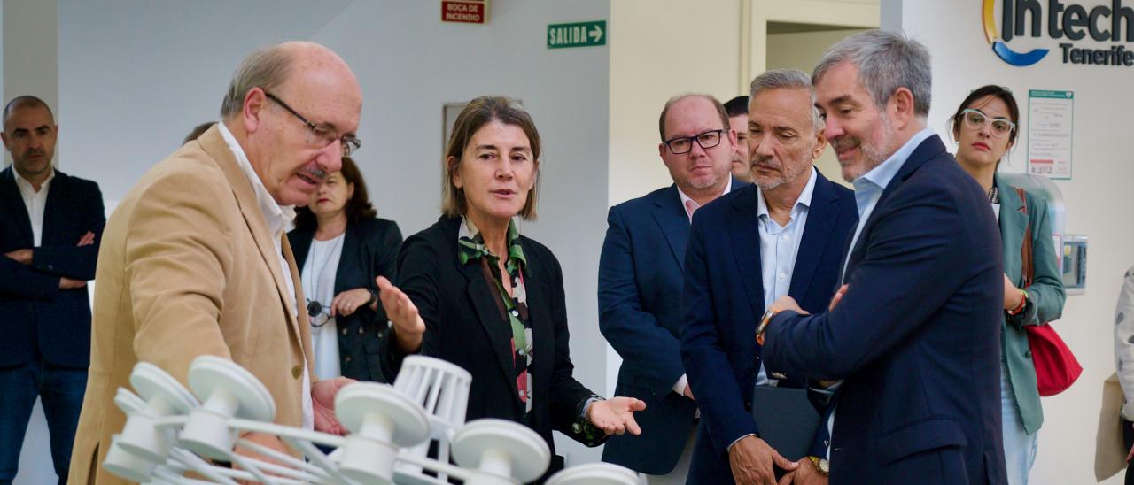 Visita al IACTEC de Fernando Clavijo y Javier Franco 