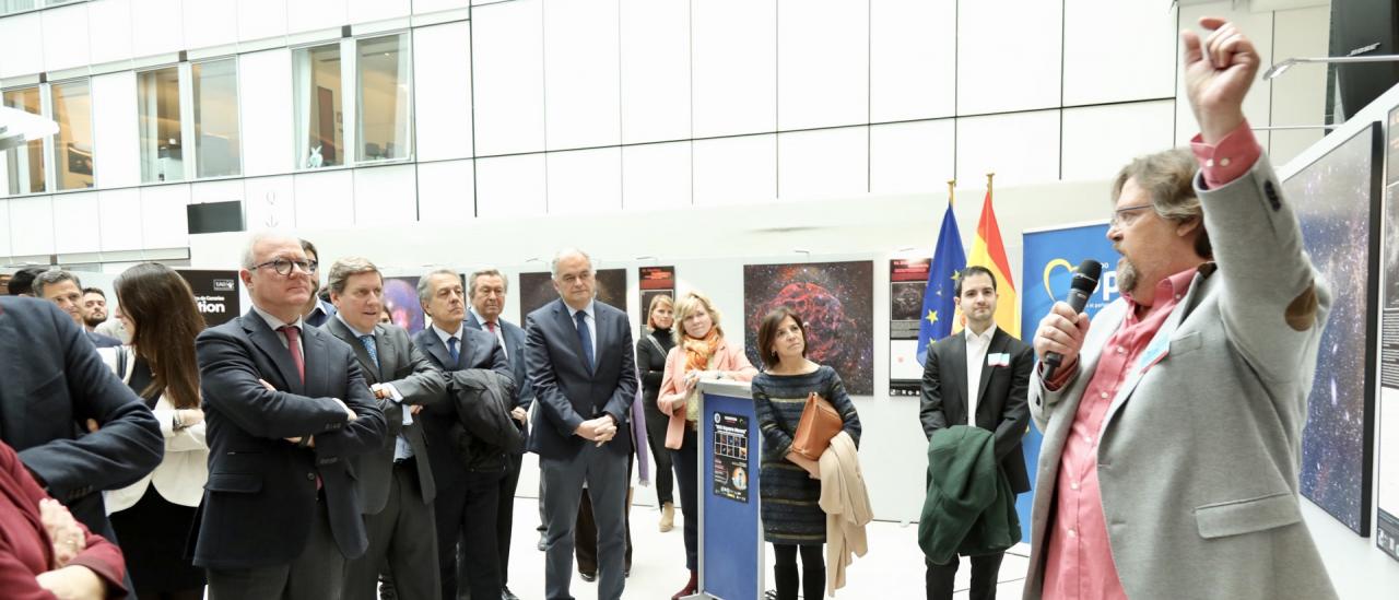 Alfred Rosenberg during the opening of the exhibition "100 square moons" in the European Parliment.