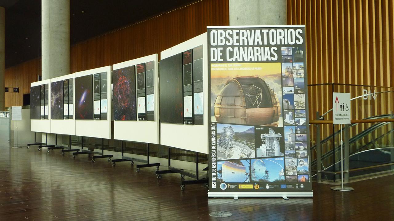 Exposición “100 Lunas Cuadradas” en el Centro Nacional de Arte de Tokio