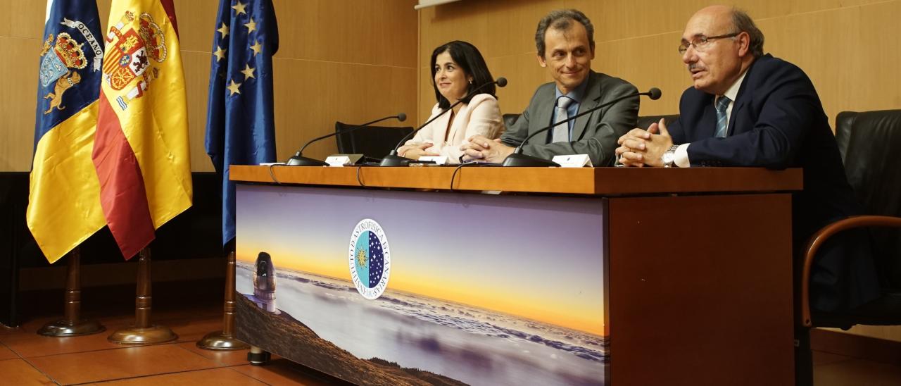 Rueda de prensa tras la reunión del Consejo Rector. De izq. a dcha.: Carolina Darias, Pedro Duque y Rafael Rebolo.