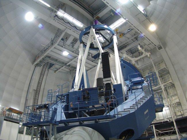 The 3.5m telescope on Calar Alto in Southern Spain. CARMENES is installed at this telescope, and will start searching for Earth-like planets orbiting nearby stars in early 2016.  Credits: Max-Planck-Institut für Astronomie