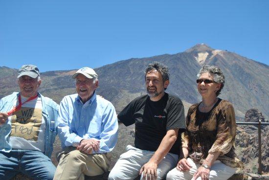 Bill Anders, Jim Lovell, Garik Israelian and Valerie (Anders´ wife) in the Teide.