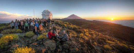 Sunset over the Teide Observatory with the winners of the competition "Canarians under the same sky". Credit: Daniel López, /IAC 