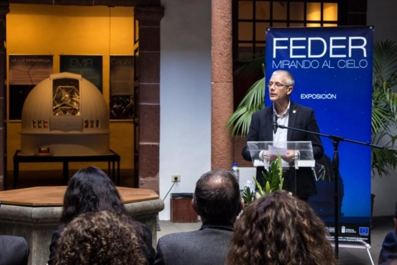 Romano Corradi durante la conferencia