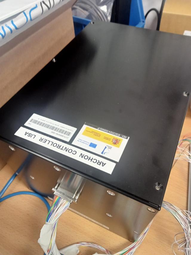 16 ARCHON detectors controller