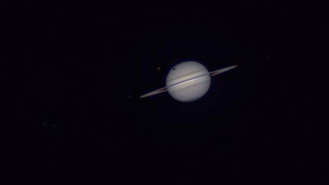 Eclipse de Sol producido por Titán sobre Saturno