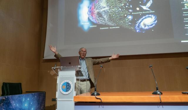 Robert P. Kirshner, Executive Director of the Thirty Metre Telescope International Observatory (TIO), during his talk at the IAC.