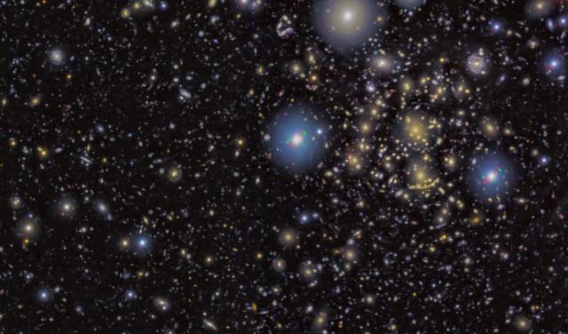 Image of the galaxy cluster Abell 370, one of the regions of the sky observed in the SHARDS Frontier Fields project. This is the deepest image ever taken to detect galaxies with emission lines, which are actively forming stars. The centre of the cluster is in the upper right of the image. In the same area, you can see gravitationally amplified galaxies, some of them showing highly deformed and lengthened morphologies, known as arcs. Credit: GRANTECAN