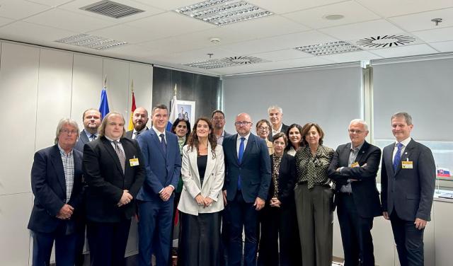 Imagen de los participantes en la reunión mantenida en el Ministerio de Ciencia, Innovación y Universidades