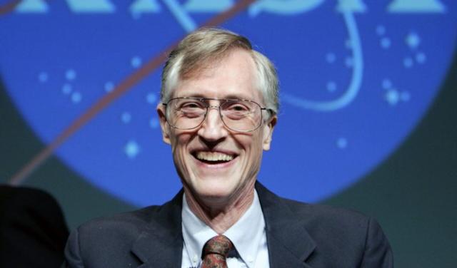 Portrait of John Mather during a talk