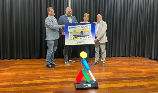 Presentation of the coupon dedicated to the 40th anniversary of the IAC 