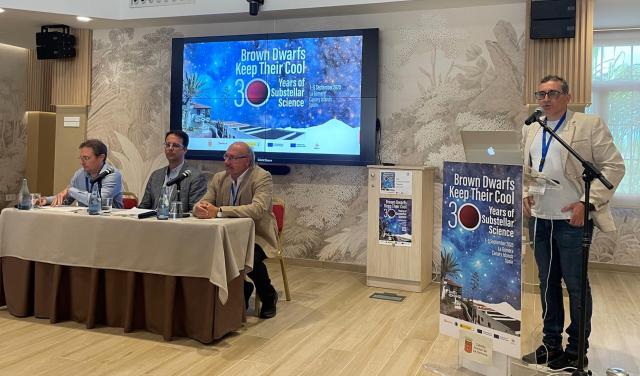 Momento del acto de bienvenida del congreso “Brown dwarfs keep their cool. 30 years of substellar science”, celebrado en La Gomera del 1 al 5 de septiembre de 2025 