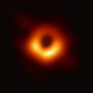 Primera imagen de un agujero negro Primera imagen de un agujero negro