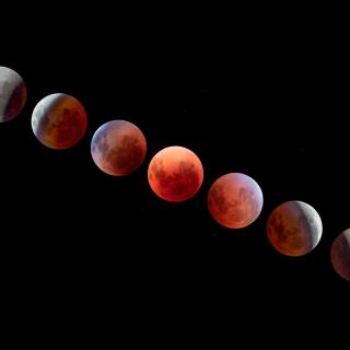Composición de tomas en RGB durante el eclipse total de Luna del 16 de mayo de 2022 obtenidas desde el Observatorio del Teide. Crédito: Daniel López Composición de tomas en RGB durante el eclipse total de Luna del 16 de mayo de 2022 obtenidas desde el Observatorio del Teide. Crédito: Daniel López
