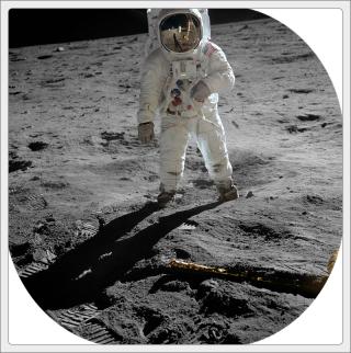 Fotografía de Buzz Aldrin por Neil Armstrong tomada con una cámara de 70 mm. Crédito: NASA.