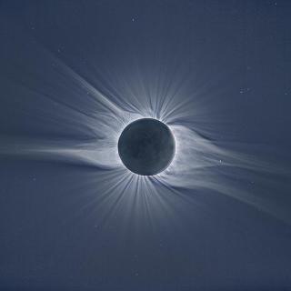 La corona solar durante un eclipse en Novosibirsk (Rusia)