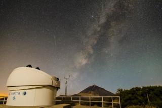El telescopio robótico MASTER-IAC en el Observatorio del Teide (Izaña, Tenerife), utilizado en la observación de rayos gamma GRB160625B. Crédito: Daniel Padrón/IAC. 11818