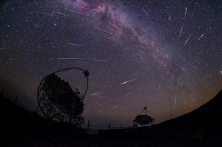 The Perseids from the Roque de los Muchachos Observatory with the MAGIC telescopes during the night of 11th and 12th of August 2016. Credit: Daniel López/IAC.