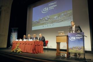 Acto de apertura del CTa Consortium meeting, presentado por Ramón García López, investigador principal de CTA en el Instituto de Astrofísica de Canarias (IAC). De izquierda a derecha: Martín Taño García, alcalde del municipio de la Villa de Garafía; Ansel 11857