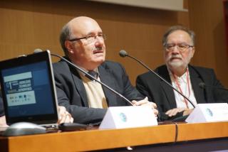 Rafael Rebolo, director of the IAC and Günter Koch, president of the Humbolt Cosmos Multiversity, during the presentation of the "First European Workshop on knowledge and technology transfer from Astrophysics". Credit: Inés Bonet (IAC).