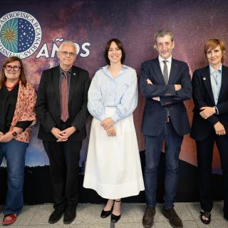 La ministra Diana Morant junto al director del CDTI, José Moisés Martín; el director del IAC, Valentín Martínez; la subdirectora del IAC, Eva Villaver y la Secretaria General de Innovación, Teresa Riesgo. La ministra Diana Morant junto al director del CDTI, José Moisés Martín; el director del IAC, Valentín Martínez; la subdirectora del IAC, Eva Villaver y la Secretaria General de Innovación, Teresa Riesgo.