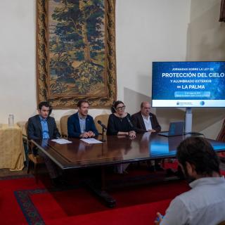 Jornada sobre la Ley de Protección de la calidad astronómica en las instalaciones de alumbrado exterior en La Palma celebrada en Santa Cruz de La Palma Jornada sobre la Ley de Protección de la calidad astronómica en las instalaciones de alumbrado exterior en La Palma celebrada en Santa Cruz de La Palma