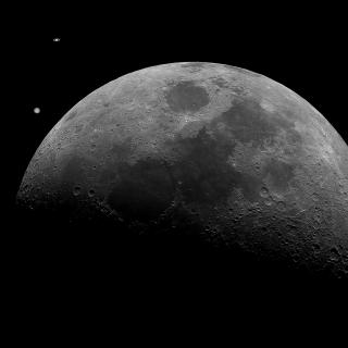 Composition of the conjunction of Jupiter and Saturn , with the Moon. Credit: Daniel López and Alfred Rosenberg/IAC