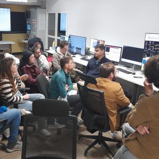 Participantes a la formación práctica del proyecto EDUCADO en la sala de control del Telescopio William Herschel (WHT), en el Observatorio del Roque de los Muchachos (La Palma)
