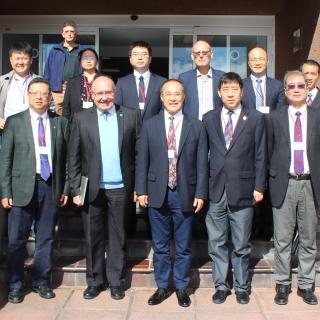 Representantes de la CAS y el NAOC en la sede del IAC en La Laguna Representantes de la CAS y el NAOC en la sede del IAC en La Laguna