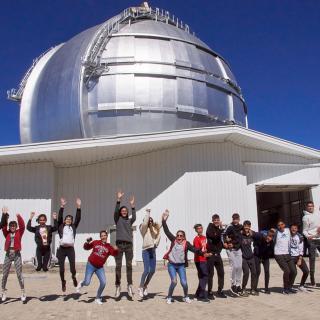 Alumnado de 4º de la ESO del Colegio Santo Domingo de Guzmán durante la visita al Gran Telescopio Canarias (GTC) del programa "Nuestros Alumnos y el ORM"