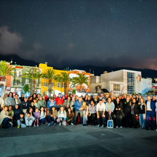 El Astrofest apaga todas las luces de El Paso para disfrutar del cielo estrellado / Abian San Gil (SODEPAL) El Astrofest apaga todas las luces de El Paso para disfrutar del cielo estrellado / Abian San Gil (SODEPAL)