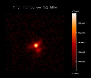 La “hamburguesa” en la Nebulosa de Orión. Esta imagen del disco protoplanetario de OriA-15 fue tomada en el infrarrojo medio por CanariCam en el Gran Telescopio CANARIAS (GTC). El tiempo de exposición fue de un minuto y medio.Créditos: E. Pantin/Universid 8401