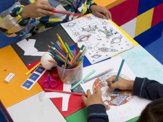Dibujos de temática astronómica realizados por niñas y niños que participaron en el Día Internacional de la Mujer y la Niña en la Ciencia en la actividad organizada por el IAC "HABLA CON ELLAS: Mujeres en Astronomía". Crédtito: Elena Mora (IAC). 8550