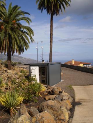 Emplazamiento de la estación de calidad del aire en el Centro de Astrofísica de La Palma.Crédito: Consejería de Medio Ambiente y Ordenación Territorial de Canarias. 8120