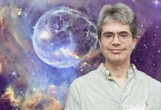 Tom Loredo, from the University of Cornell (USA), is lecturing at the XXVI Winter School of the Astrophysics Institute of the Canaries. Credit: Miguel Briganti, SMM (IAC). Tom Loredo, from the University of Cornell (USA), is lecturing at the XXVI Winter School of the Astrophysics Institute of the Canaries. Credit: Miguel Briganti, SMM (IAC).